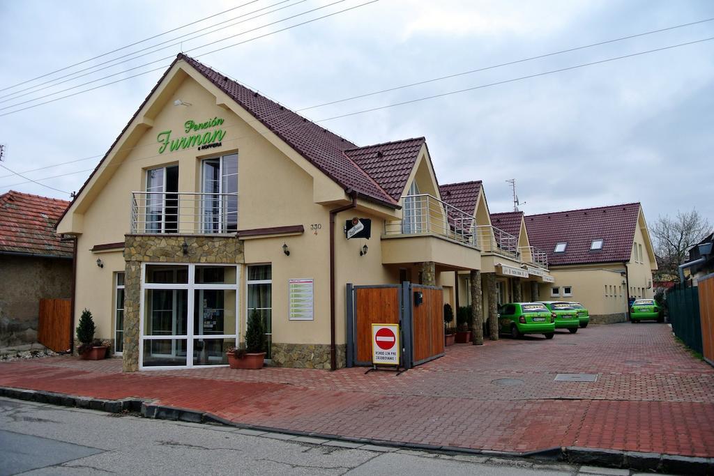 Penzion Furman U Hoffera Vráble Екстериор снимка