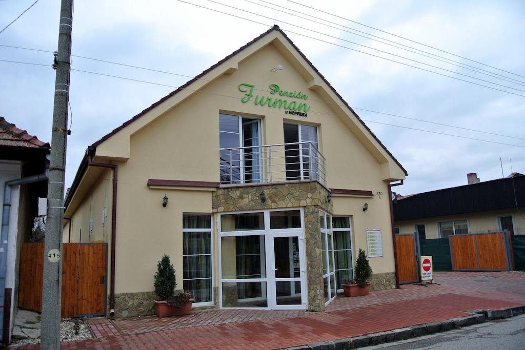 Penzion Furman U Hoffera Vráble Екстериор снимка